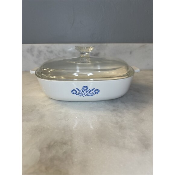 Vintage Corning Ware Blue Cornflower Casserole Dish P-9-B  w/ Lid A9C (1961) - Picture 1 of 8